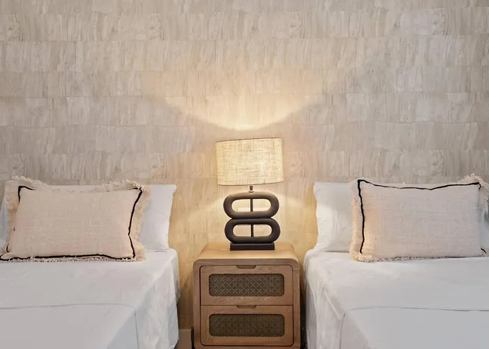 Luxury Oasis 325 With Pool, Spa, And Golf