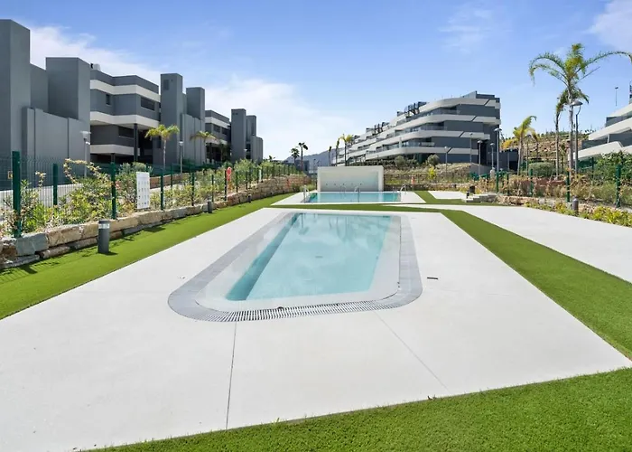 Luxury Oasis 325 With Pool, Spa, And Golf